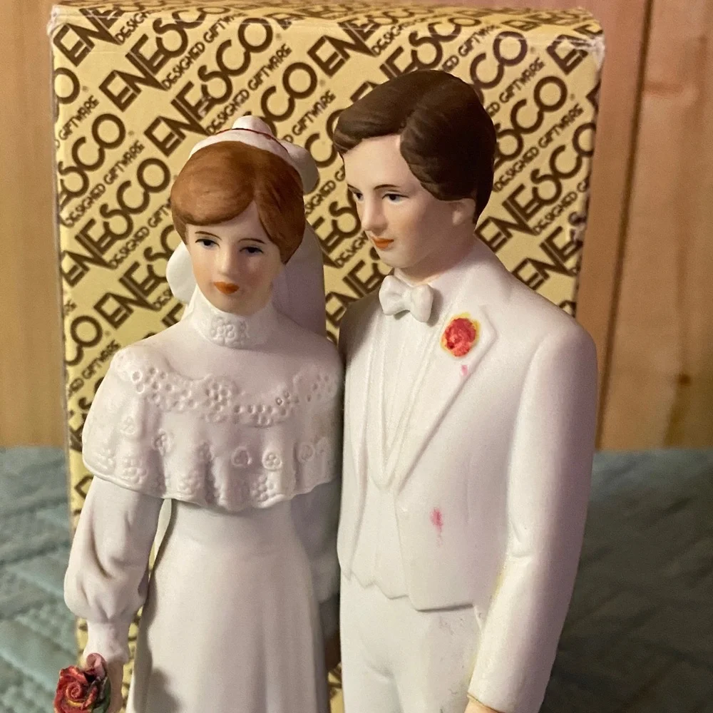 Enesco Bride and Groom Cake Topper with Red and White Accents
